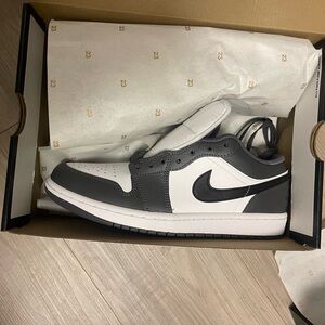 Air Jordan 1’s brand neww on the box never worn